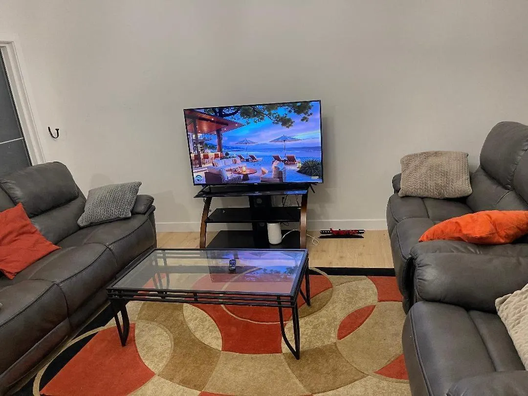 Bedroom In Upland A Edmonton Kanada